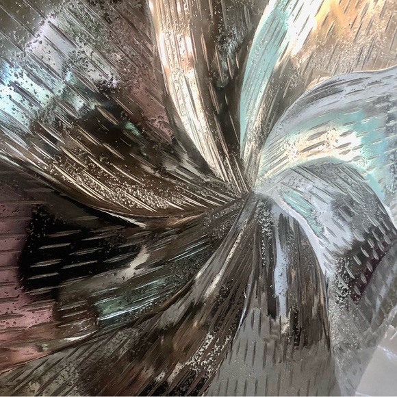 🌴🎉Best In Home🎉NEW! Decorator Huge Sand Dollar Silver Vase - Picture 2 of 6